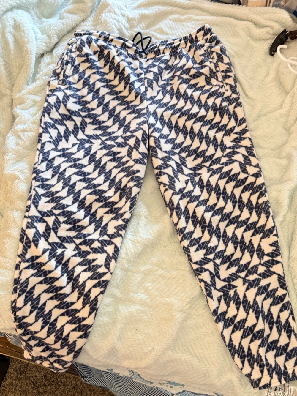 Patagonia Navy and White Patterned Fleece Joggers